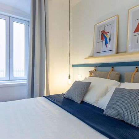Cool And Stylish City Apartment - Wifi トリエステ エクステリア 写真